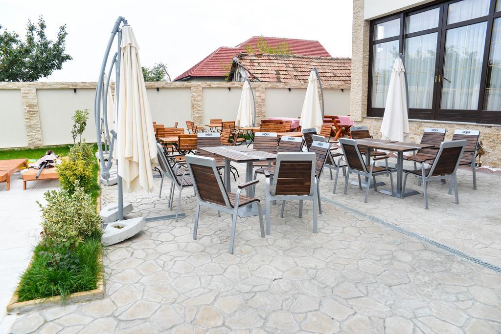 Pensiunea Luminita Targu Jiu Ngoại thất bức ảnh
