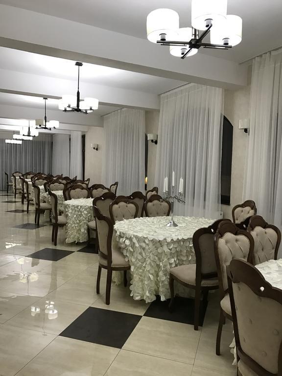 Pensiunea Luminita Targu Jiu Ngoại thất bức ảnh